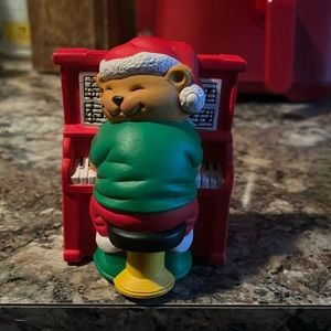 Christmas bear that adds life to your Christmas tree